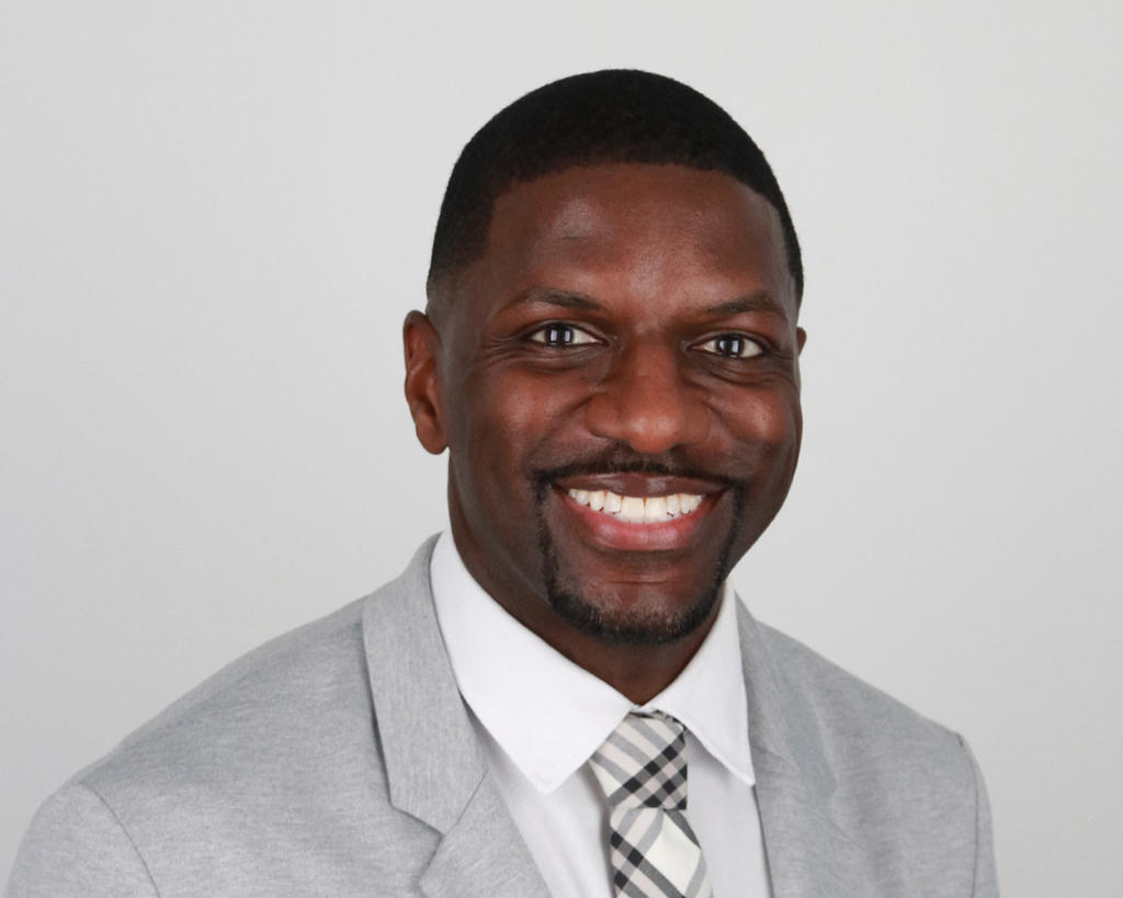 Derrick Echoles Headshot